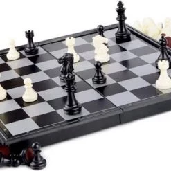 Merkloos Schaakbord | Dambord | Backgammon | 32 X 32 Cm | Schaakspel | Schaakset | Schaken | Dammen | Met Schaakstukken | 3-in-1 Bordspel | Chess | Plastic | Opklapbaar | Magnetisch -educational games Winkel 550x325 9