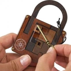 Asmodee Einstein Lock Puzzle - -educational games Winkel 550x505 3