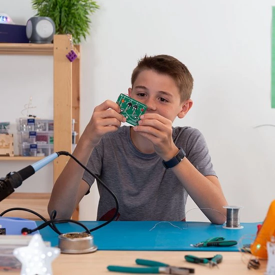 Whadda Exciting Electronics Whadda Educatieve Soldeerkit Met Knipperende LEDs - Educatieve Printplaat - Electronica Kit - Solderen Voor Beginners 3 Whadda Exciting Electronics Whadda Educatieve Soldeerkit Met Knipperende LEDs - Educatieve Printplaat - Electronica Kit - Solderen Voor Beginners - Afbeelding 3