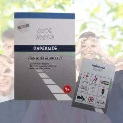 USTT? Autobingo ONDERWEG | Vrije Tijd | Bingo Wandelen | Wandelbingo | Auto Spelletjes | Leeftijd 4+ Jaar | Erop Uit | Wandelen Spellen | Buitenactiviteit | Buiten Spelen | Plaatjes Zoeken | 30 Verschillende Pagina's | A6 Formaat