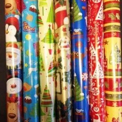 Planet Happy Rol Kerstpapier 200X70Cm 10 Ass. Hoomark -educational games Winkel 550x709 1