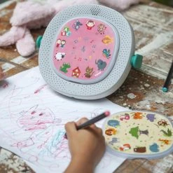 TIMIO Audio- En Muziekspeler Met 20 Discs Voor Het Leren Van Woordjes, Getallen, Liedjes En Sprookjes In 8 Talen Vanaf 2 Jaar -educational games Winkel 550x826 1